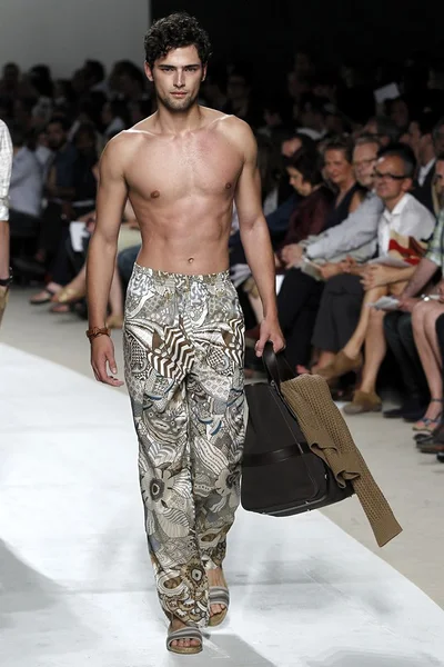 Look 38
